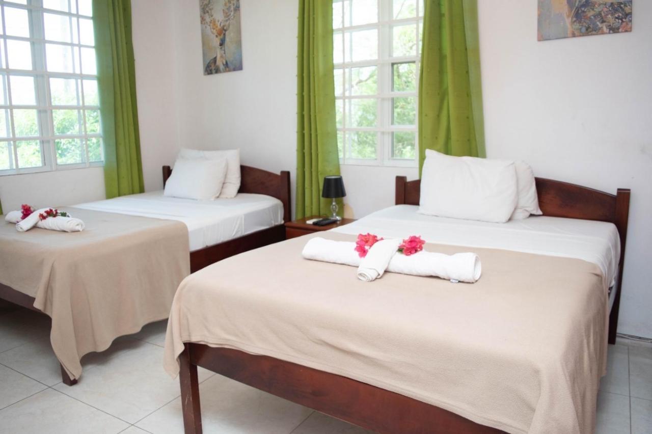 La Heliconia & Day Spa St. George's Dış mekan fotoğraf